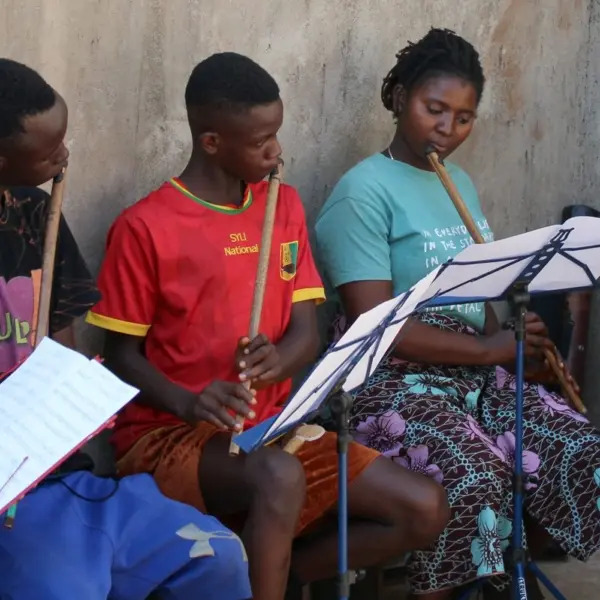 Sylvain Leroux visits  L’ecole Fula Flute in Guinea