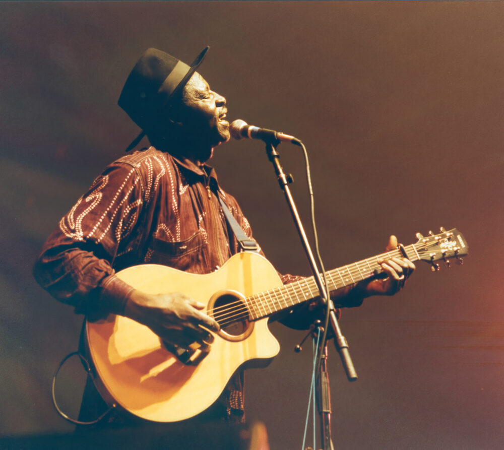Ali at the WOMAD, Seattle (Eyre, 1999)