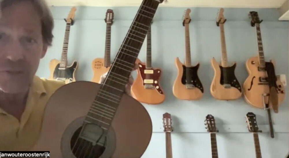 Quarter tone classical guitar