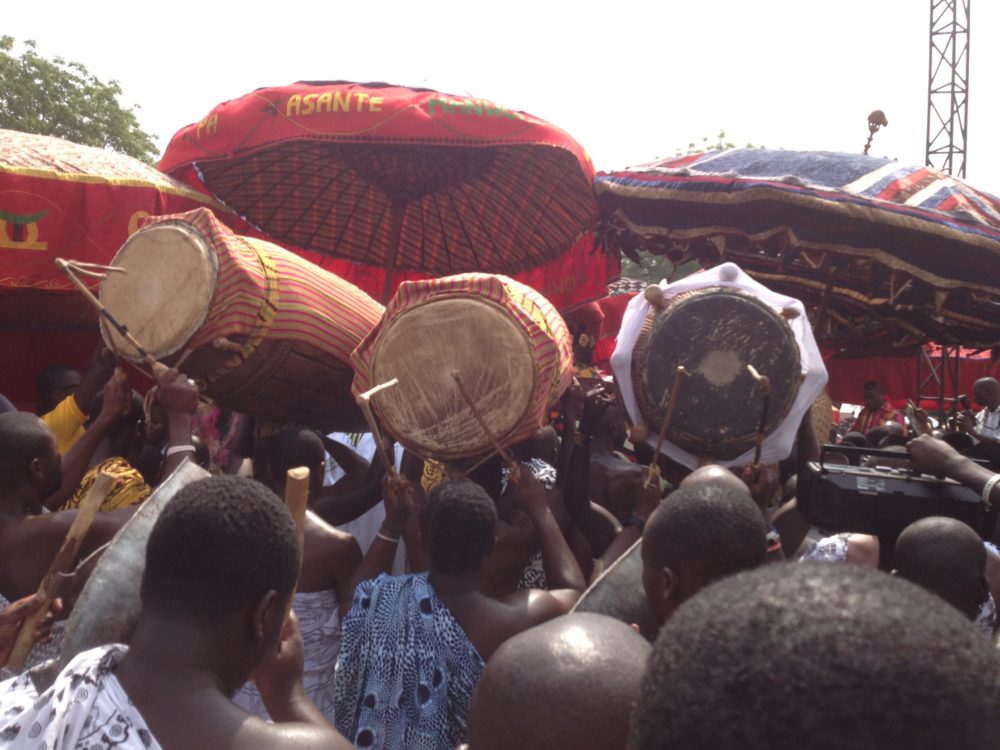 Fontomfrom procession.