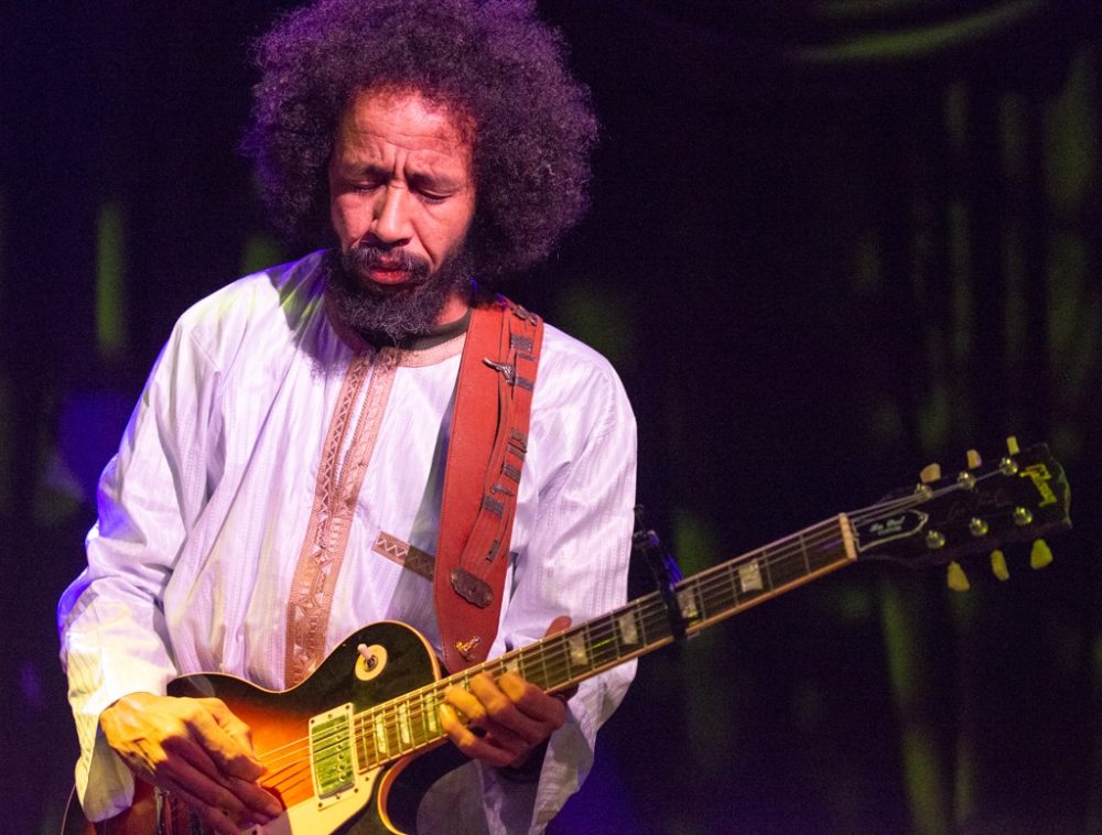 Ousmane ag Mossi and Tamikrest were the surprise finish at the Unfit Music Showcase at DROM. Desert rock from Mali and France, worth staying up for!